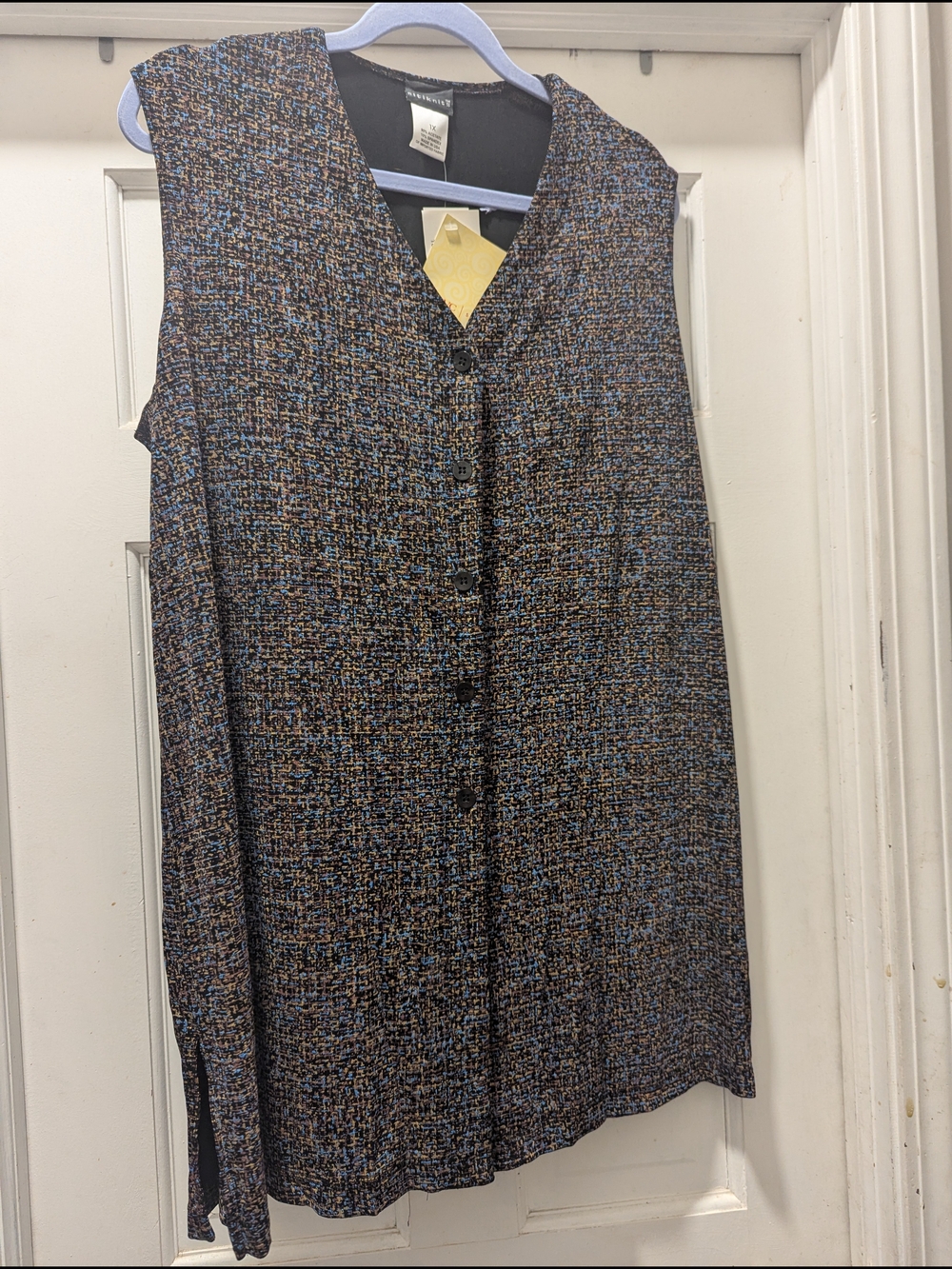 Sleeveless Button-Front Tunic in Black, Brown & Blue